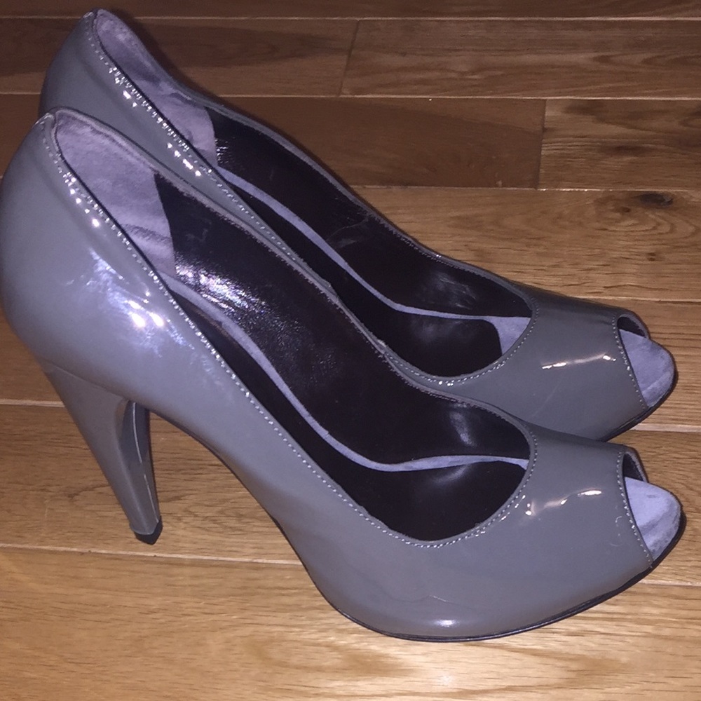 ⭐️CLOSET CLEAN OUT!Gaia D'Este Gray Peep Toe Pumps